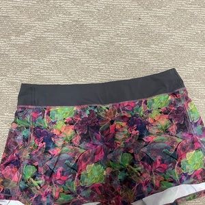 Lululemon size 14L skirt